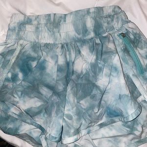 lululemon tracker shorts